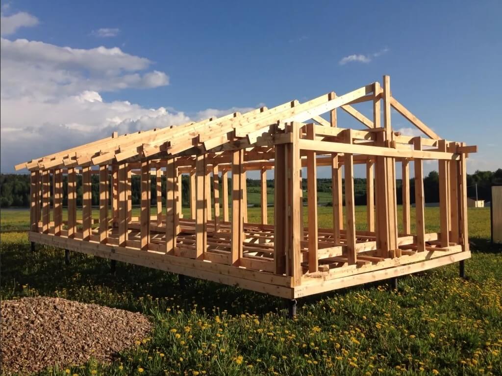 Каркасный дом на винтовых сваях