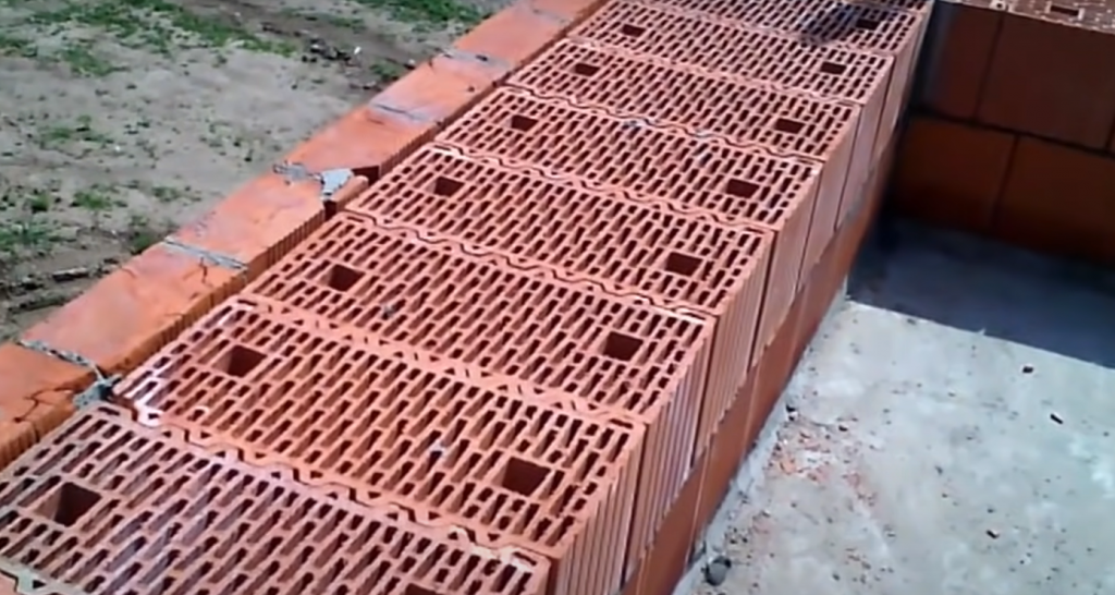 Пустотелые керамические блоки