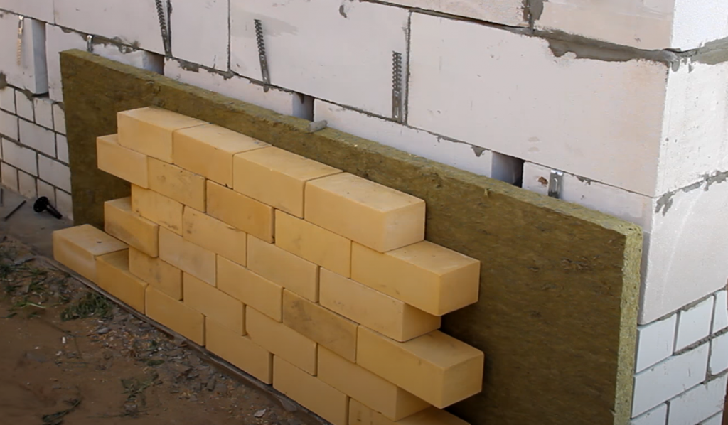 Утепление стен дома из газобетона снаружи минватой на клей